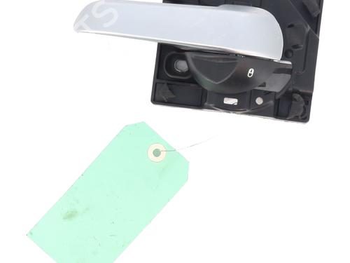 Front left interior door handle FIAT 500X (334_) 1.6 D Multijet (334AXA1B, 334AXA11) | BP33328745I13 - Image 2