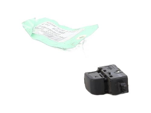 Used Right front window switch NISSAN MICRA III (K12) 1.4 16V (88 hp) 30528254