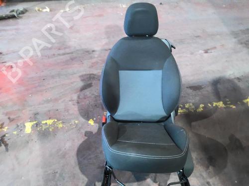 Stol venstre foran PEUGEOT 208 I (CA_, CC_) 1.2 VTi 68 / PureTech 68 (68 hp) 23001969