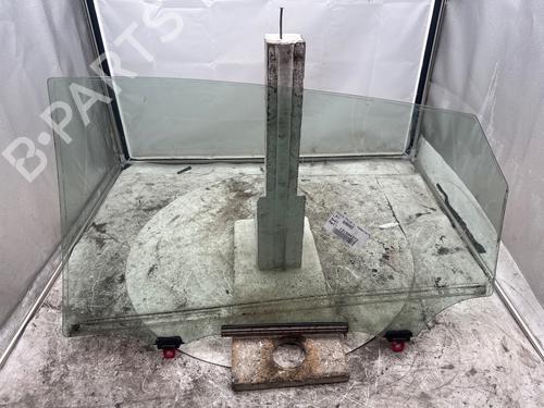 Used Rear right door window Rear right door window 38636979 38636979
