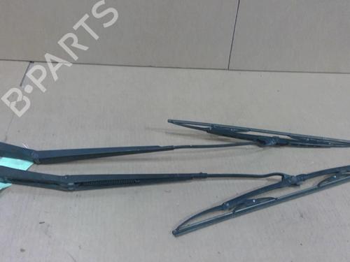 Used Front windshield wiper arm FORD FOCUS I Turnier (DNW) 1.8 TDCi (100 hp) 29082567