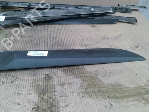 Used Door moulding trim RENAULT MEGANE III Hatchback (BZ0/1_, B3_) 1.5 dCi (BZ09, BZ0D, BZ1W, BZ29, BZ14) (110 hp) 27637527