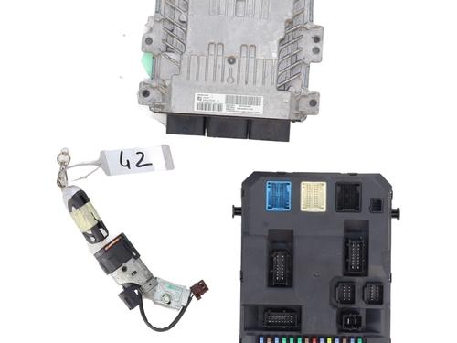 electronic-module-citroen-ds3-sa_-2009-2010-2011-2012-2013-2014-2015-2016-30823576 main image