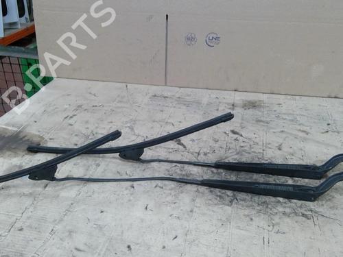 Front windshield wiper arm FORD FIESTA V (JH_, JD_) 1.3 | BP28212842C143 