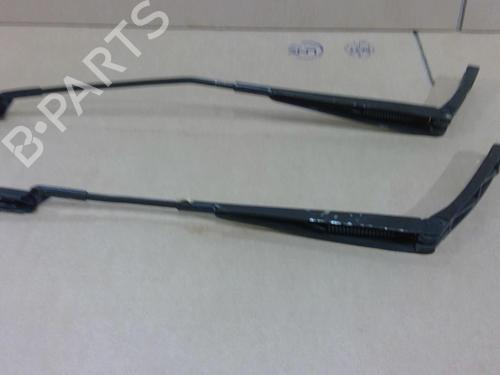 Used Front windshield wiper arm VW GOLF VI (5K1) 2.0 TDI (110 hp) 27161743