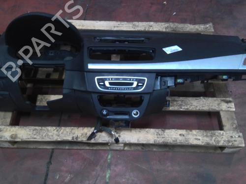 Used Dashboard RENAULT MEGANE III Coupe (DZ0/1_) 1.5 dCi (DZ09, DZ0D, DZ1F, DZ1G, DZ14, DZ29) (110 hp) 31016712