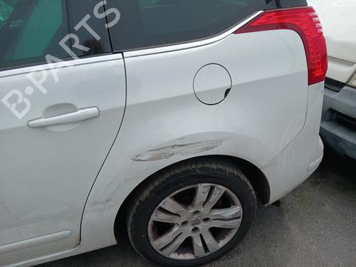 Fuse box PEUGEOT 5008 (0U_, 0E_) 1.6 HDi | BP30147837E1