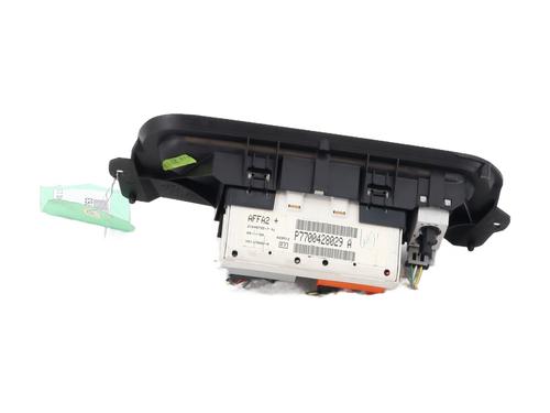 display-monitor-renault-megane-i-coach-da01_-1996-1997-1998-1999-2000-2001-2002-2003-32872557 main image