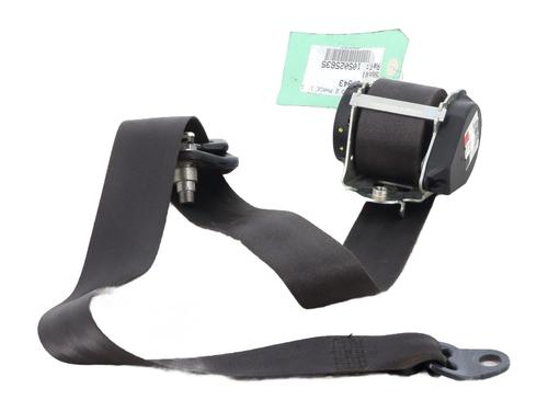 front-left-seatbelt-dacia-sandero-ii-2012-25343734 main image