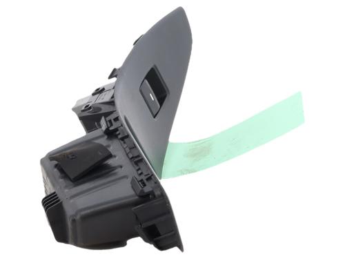 Høyre bak elrute bryter Høyre bak elrute bryter HYUNDAI i20 II (GB, IB) 1.1 CRDi (75 hp) 33837096 33837096