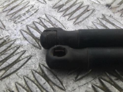 Used Tailgate lift support BMW 3 Touring (E91) 318 d (122 hp) 20366557