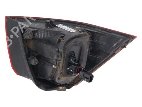 right-taillight-vw-golf-vii-5g1-bq1-be1-be2-2012-2013-2014-2015-2016-2017-2018-2019-2020-2021-40222912 main image