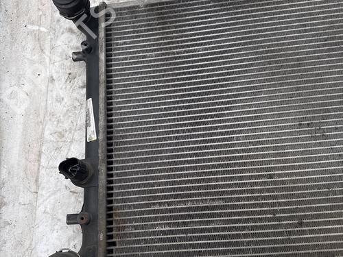 Used Water radiator Water radiator 37086044 37086044