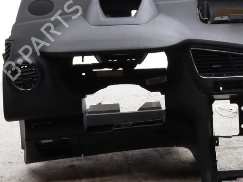 Used Dashboard Dashboard PEUGEOT 5008 (0U_, 0E_) 2.0 HDi 150 / BlueHDi 150 (150 hp) 21087042 21087042