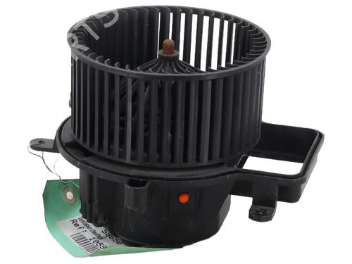 Used Heater blower motor Heater blower motor PEUGEOT 5008 (0U_, 0E_) 2.0 HDi 150 / BlueHDi 150 (150 hp) 25924241 25924241