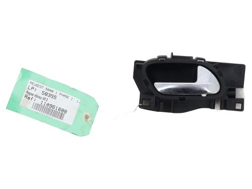 Used Rear right interior door handle Rear right interior door handle PEUGEOT 5008 (0U_, 0E_) 1.6 HDi (112 hp) 28504562 28504562