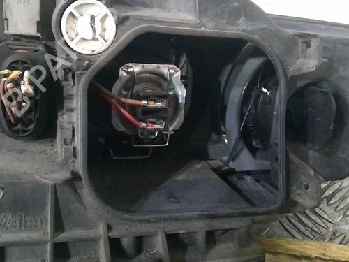 Used Right headlight AUDI A4 B6 (8E2) 1.9 TDI (130 hp) 20357350