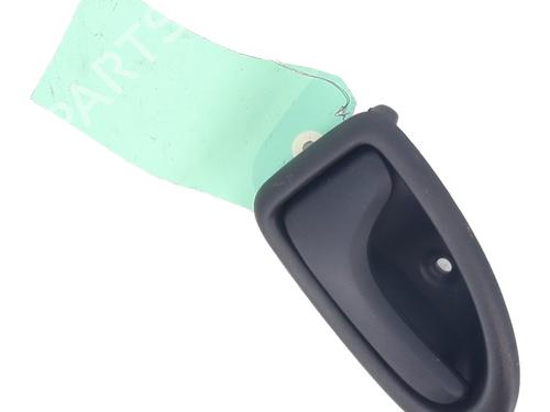 Used Rear left interior door handle Rear left interior door handle RENAULT CLIO II (BB_, CB_) 1.2 (BB0A, BB0F, BB10, BB1K, BB28, BB2D, BB2H, CB0A,... (58 hp) 31604302 31604302