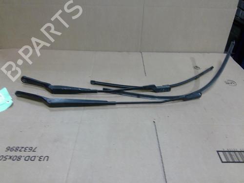 Used Front windshield wiper arm PEUGEOT 308 I (4A_, 4C_) 1.6 HDi (109 hp) 26183342