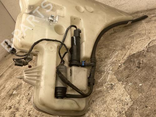Used Windscreen washer tank Windscreen washer tank 38167153 38167153