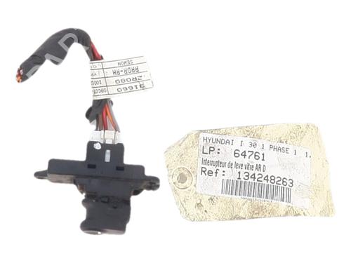Used Right rear window switch Right rear window switch HYUNDAI i30 (FD) 1.6 CRDi (90 hp) 39986582 39986582