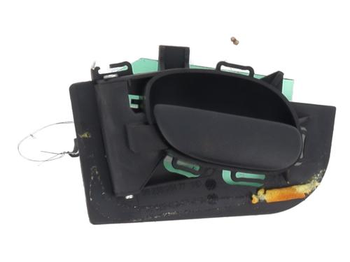 Venstre fortil invendig håndtag PEUGEOT 206 Hatchback (2A/C) 1.4 HDi eco 70 (68 hp) 28614790