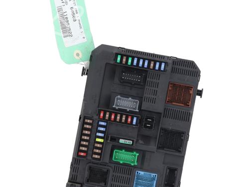 Used Fuse box PEUGEOT 208 I (CA_, CC_) 1.0 VTi (68 hp) 28528178