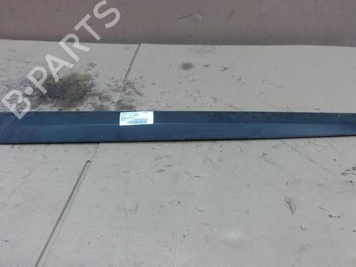 Used Door moulding trim RENAULT MEGANE III Grandtour (KZ0/1) 1.5 dCi (KZ09, KZ0D, KZ1G, KZ29, KZ14, KZ1W, KZ10, KZ1F,... (110 hp) 31379001