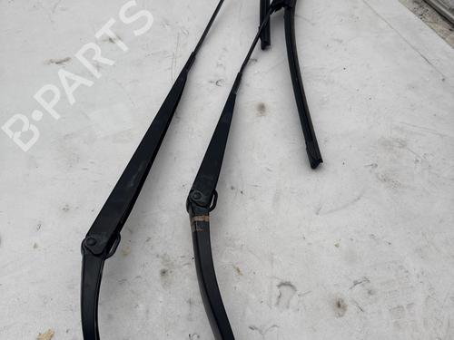 Used Front windshield wiper arm Front windshield wiper arm 37418785 37418785