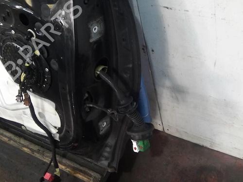 Used Left front door Left front door 20359159 20359159