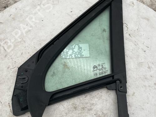 front-right-quarter-glass-citroen-c3-iii-sx-2016-36955839 main image