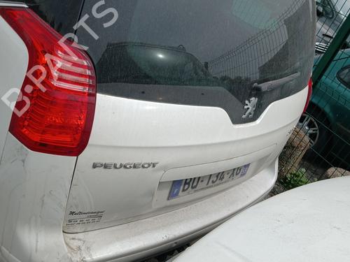 Fuse box PEUGEOT 5008 (0U_, 0E_) 1.6 HDi | BP30147837E1