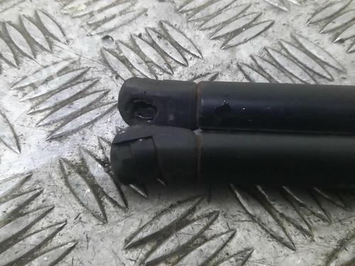 Used Tailgate lift support CHEVROLET AVEO / KALOS Hatchback (T200) 1.4 16V (94 hp) 21556438