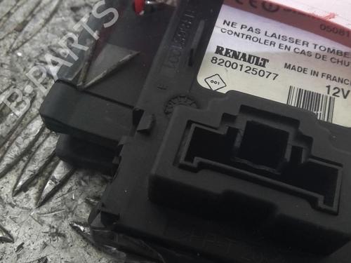Used Card reader Card reader RENAULT GRAND SCÉNIC II (JM0/1_) 2.0 (135 hp) 21817411 21817411