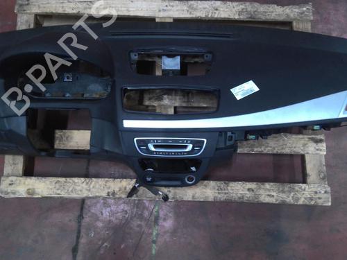 Dashboard RENAULT MEGANE III Coupe (DZ0/1_) 1.5 dCi (DZ09, DZ0D, DZ1F, DZ1G, DZ14, DZ29) | BP31016712C46