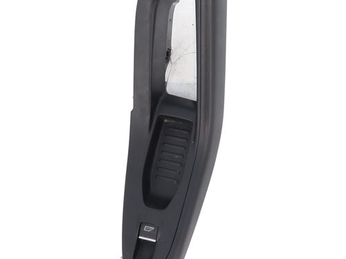 Used Right front window switch Right front window switch 33472698 33472698