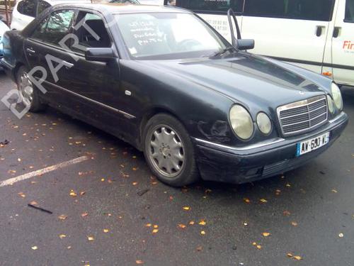 Brugte MERCEDES-BENZ E-CLASS (W210) E 320 (210.055) 2011999