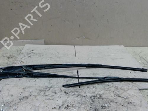 Used Front windshield wiper arm VOLVO XC90 I (275) D5 AWD (163 hp) 31951937