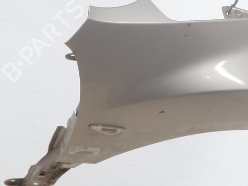 Used Right front fenders Right front fenders 37086090 37086090