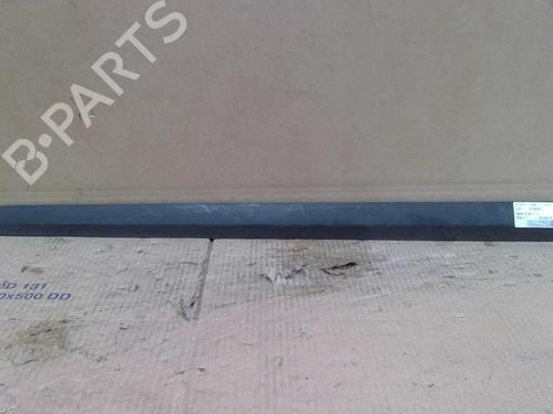Used Door moulding trim PEUGEOT 308 I (4A_, 4C_) 1.6 HDi (92 hp) 29609368