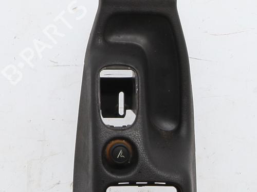 Used Middle console Middle console PEUGEOT 206 CC (2D) 1.6 16V (2DNFUF, 2DNFUR) (109 hp) 33004709 33004709