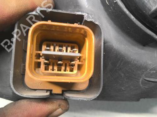 Right headlight HYUNDAI ELANTRA III Saloon (XD) 2.0 CRDi | BP22000953C29 