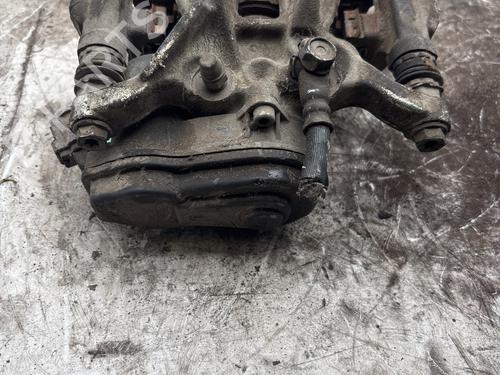 Used Right rear brake caliper Right rear brake caliper TOYOTA C-HR (_X1_) 1.8 Hybrid (ZYX10_, ZYX11_, ZYX10R, ZYX11R) (122 hp) 39519225 39519225