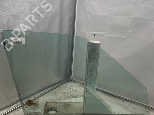 Used Front right door window Front right door window 37278122 37278122