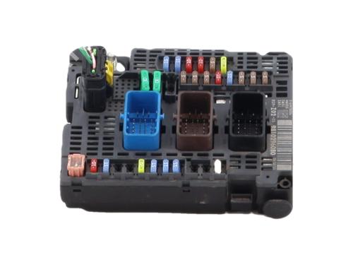 Used Fuse box Fuse box PEUGEOT 308 II (LB_, LP_, LW_, LH_, L3_) 2.0 GT BlueHDi 180 (181 hp) 40000766 40000766