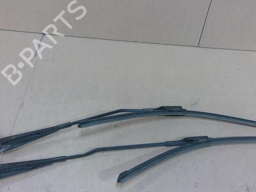Used Front windshield wiper arm AUDI A4 B8 (8K2) 2.0 TDI (136 hp) 29082590