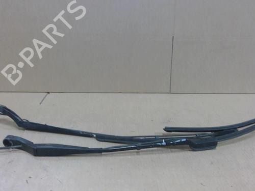 Used Front windshield wiper arm PEUGEOT 3008 II SUV (MC_, MR_, MJ_, M4_) 1.2 THP/ PureTech 130 (MRHNSM, MRHNSU, MRHNSJ, MRHNYW,... (131 hp) 29143238