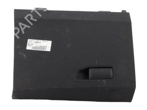 Used Glove box PEUGEOT 3008 II SUV (MC_, MR_, MJ_, M4_) 1.2 THP/ PureTech 130 (MRHNSM, MRHNSU, MRHNSJ, MRHNYW,... (131 hp) 28614677