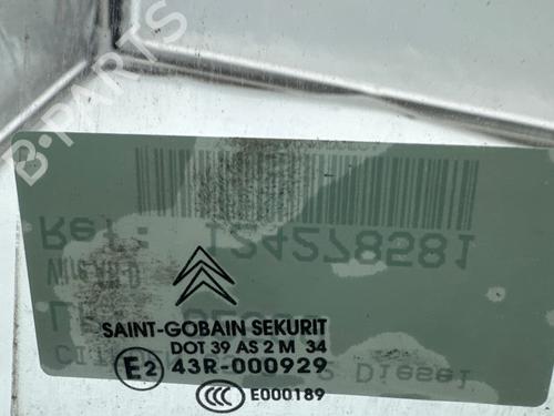 Used Rear right door window Rear right door window 34172812 34172812