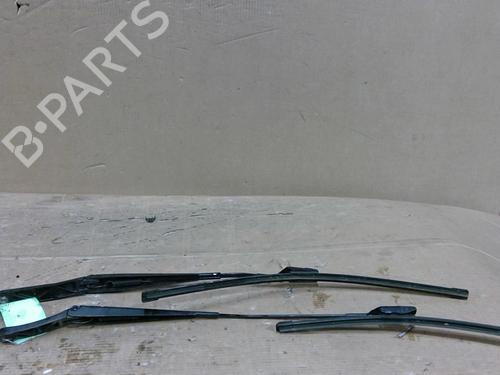 front-windshield-wiper-arm-skoda-fabia-iii-nj3-2014-2015-2016-2017-2018-2019-2020-2021-30886545 main image